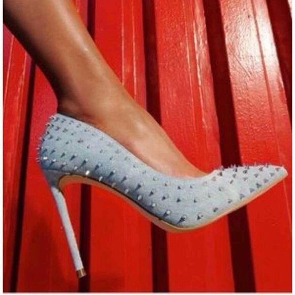 NWOB Steve Madden Daisie Denim Spike Studded Pump Heels 10 M - Picture 1 of 13